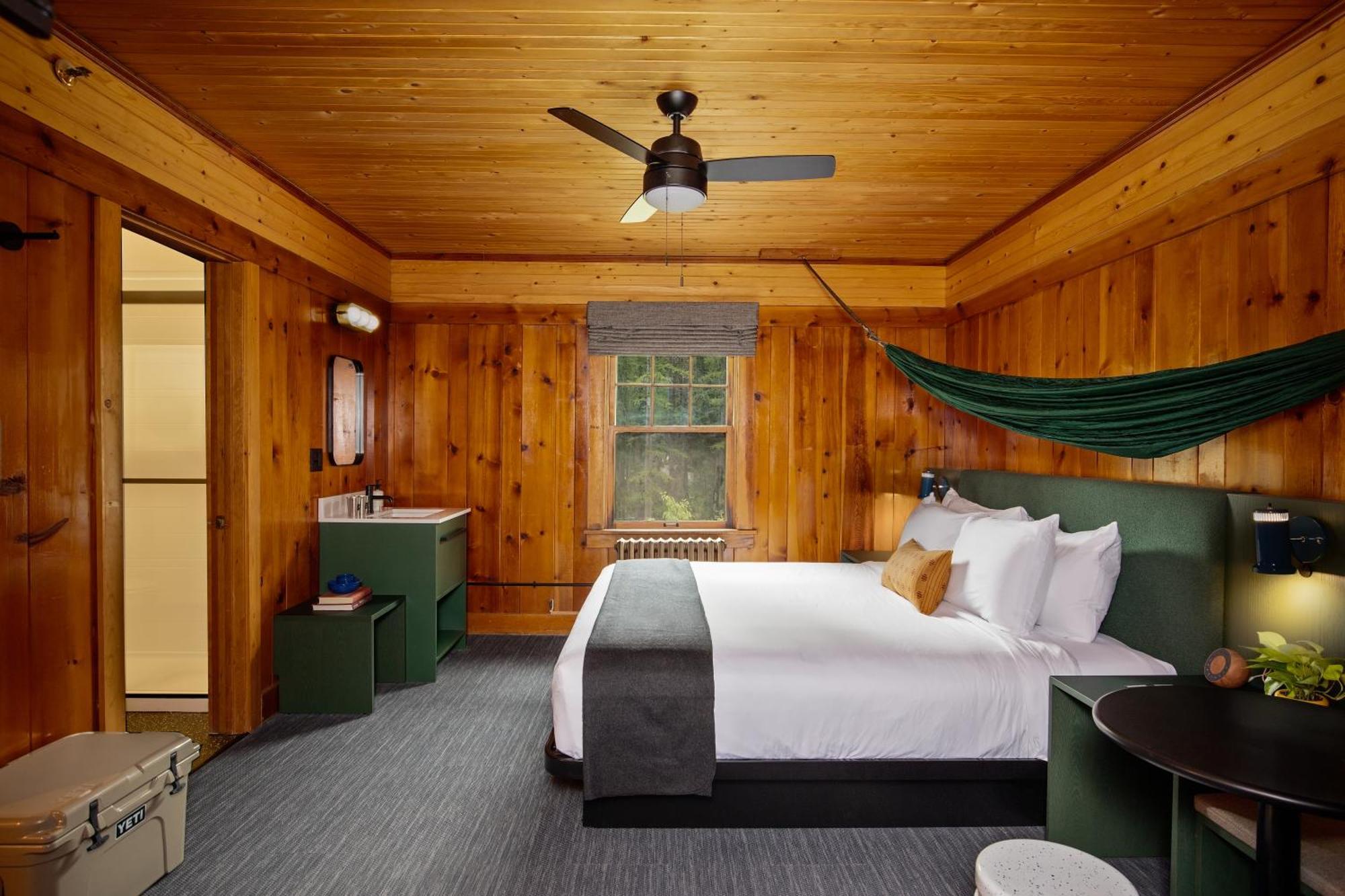 Loge Glacier National Park Essex Экстерьер фото