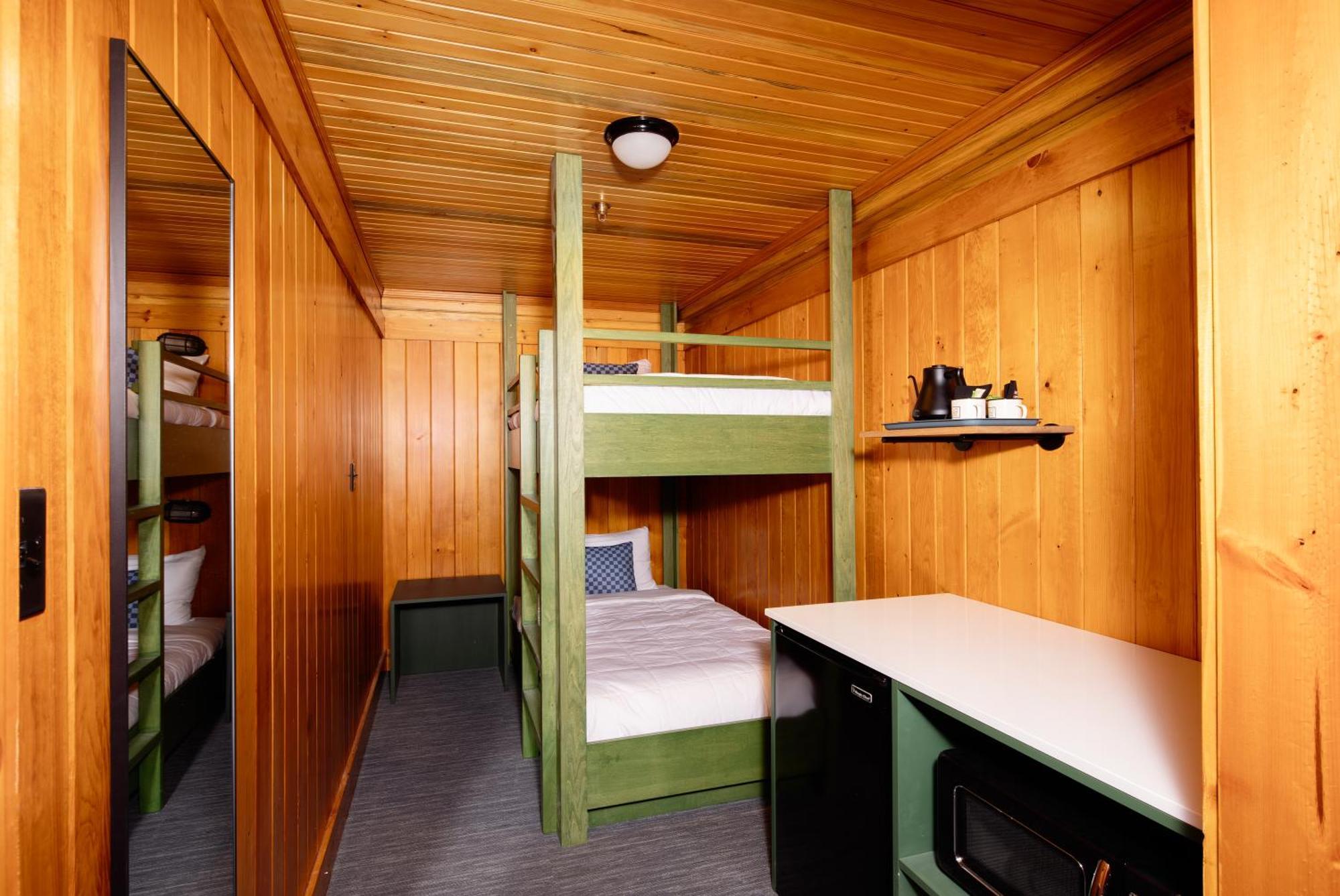 Loge Glacier National Park Essex Экстерьер фото